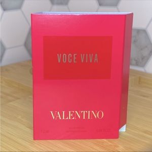 4/$15 Valentino voce viva sample